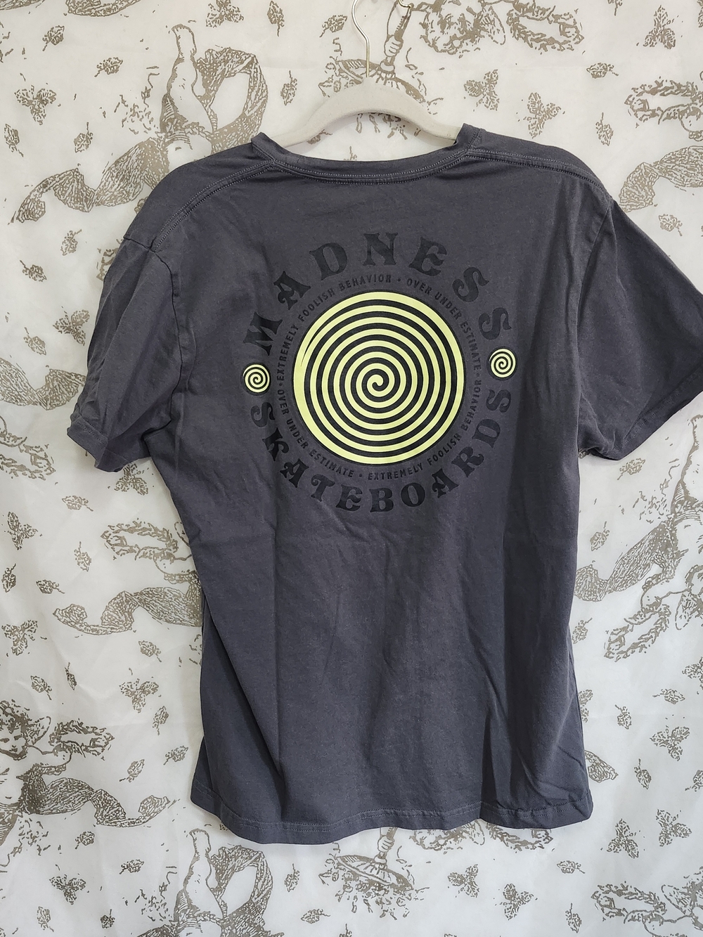 Madness Skateboards Men's Full Swirl Charcoal Graphic Tee - Yellow Spiral